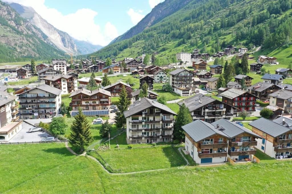 Relaxing Loft Haven Near Zermatt - Parking Free Apartment Tasch Bagian luar foto